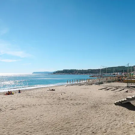 Nyaraló 'villa Della Baia Sea By Interhome