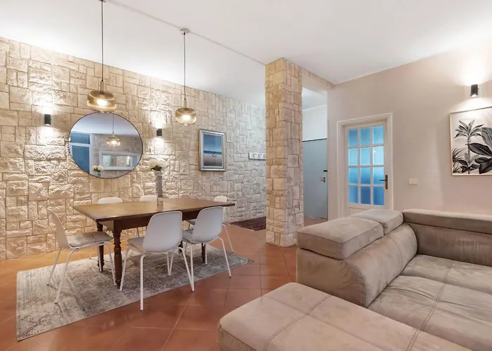 Holiday home 'villa Della Baia Sea By Interhome