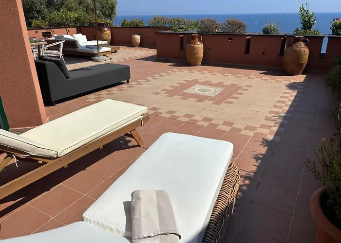 'villa Della Baia Sea By Interhome * ヴァラッツェ